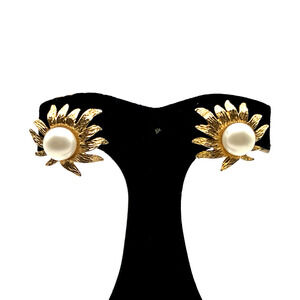 VTG Signed Celebrity NY Faux Pearl Floral Clip-On Earrings Wedding Ready